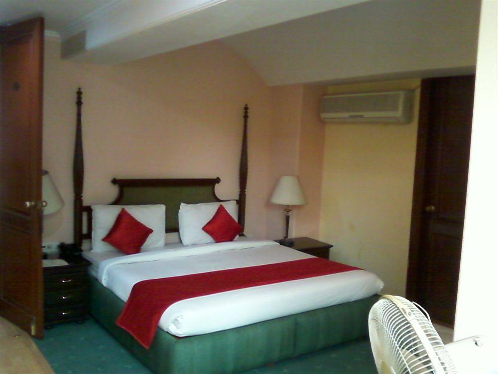 Treebo Corporate Park Hotel New Delhi Exterior photo