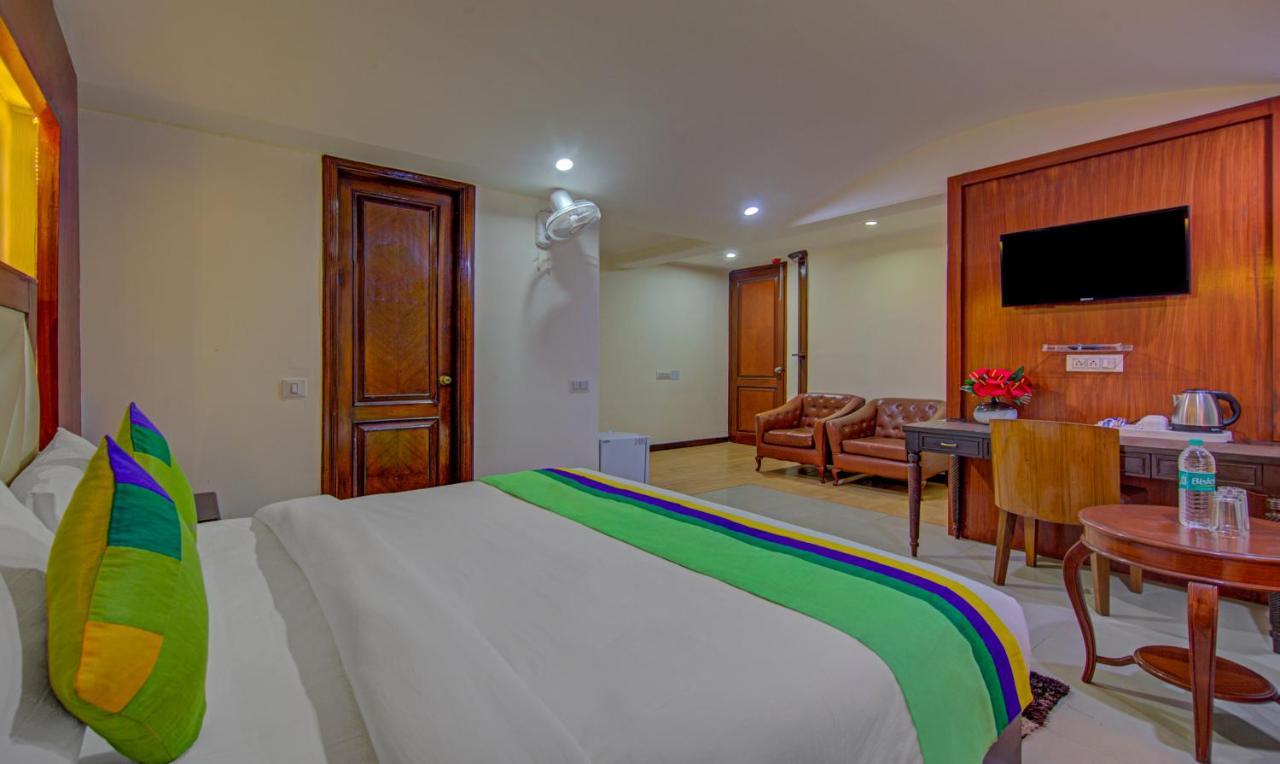 Treebo Corporate Park Hotel New Delhi Exterior photo