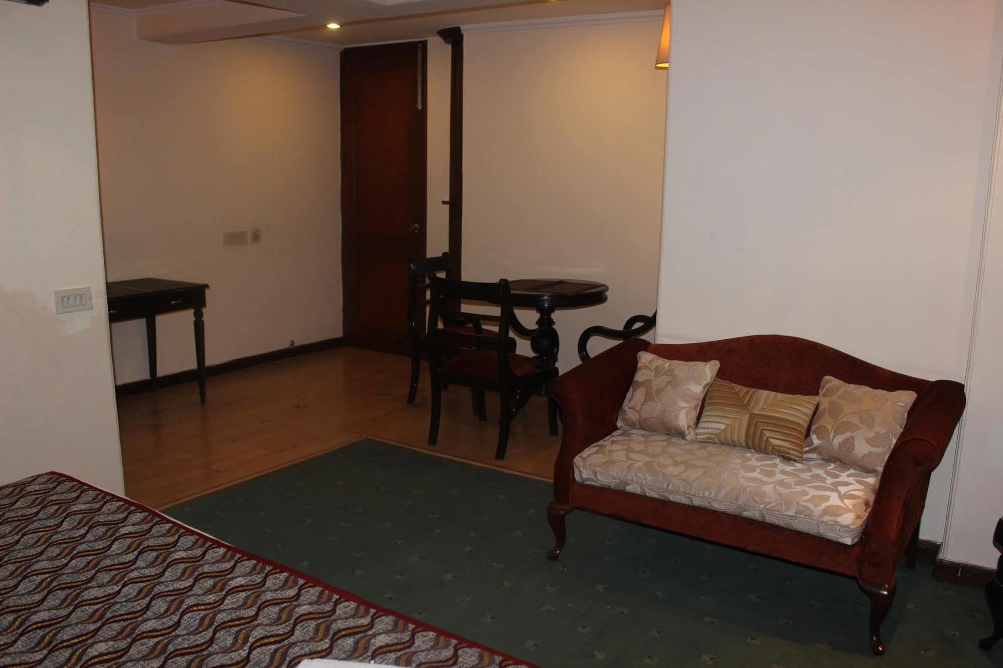 Treebo Corporate Park Hotel New Delhi Exterior photo