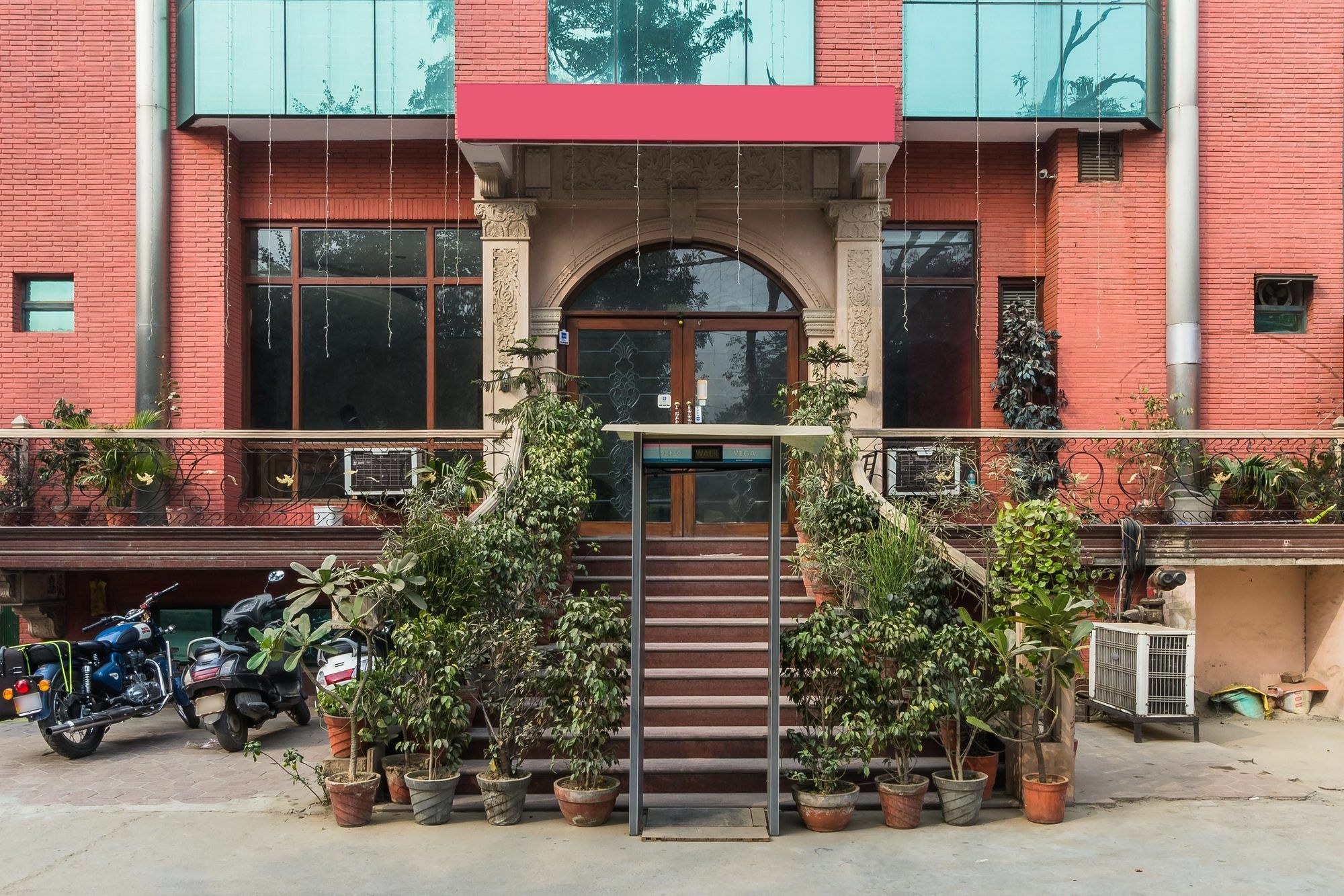 Treebo Corporate Park Hotel New Delhi Exterior photo
